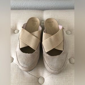 Crocs Edie mule tan size w7
